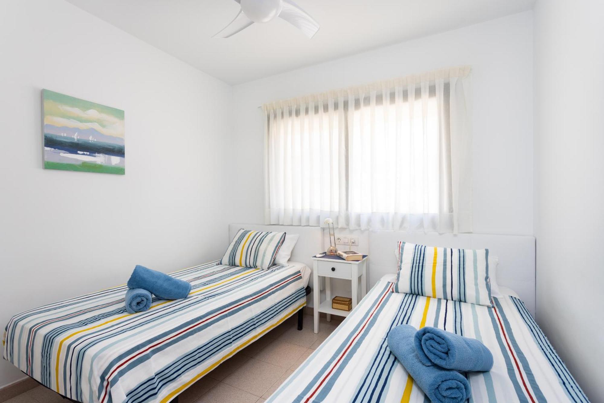Frontline Playa Las Vistas With Pool, Parking, Sea Лос Кристианос Экстерьер фото
